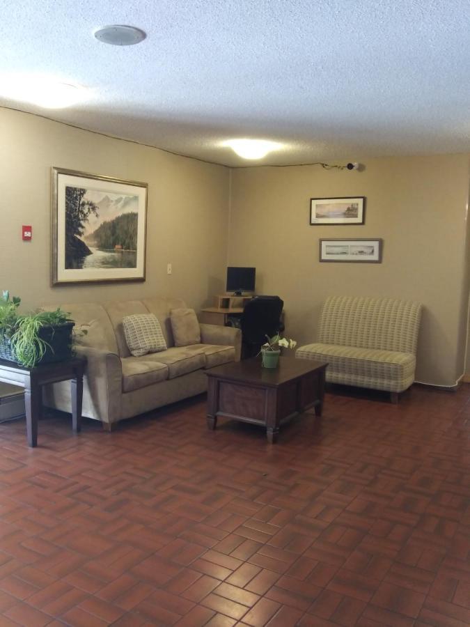 Haida Way Motor Inn Port Mcneill Exterior photo