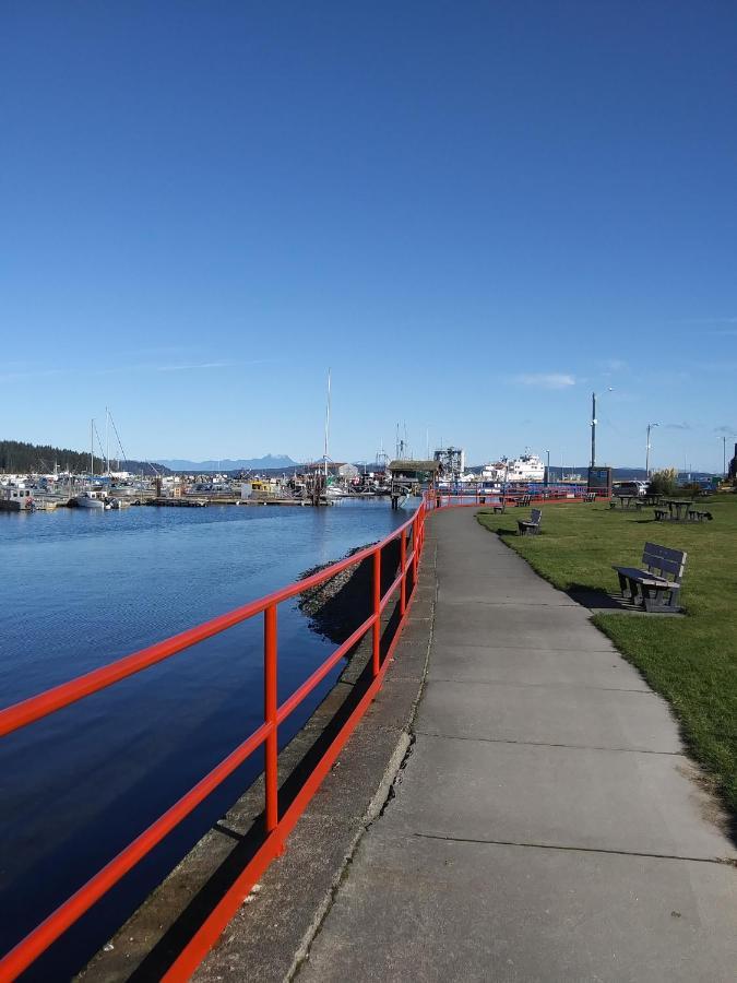 Haida Way Motor Inn Port Mcneill Exterior photo