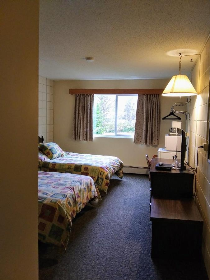 Haida Way Motor Inn Port Mcneill Exterior photo